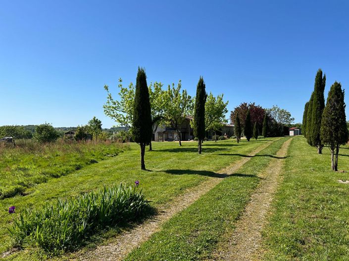 Image No.18-6 Bed House for sale