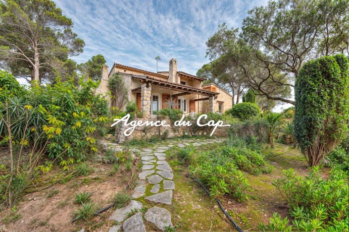 Image No.1-4 Bed House for sale