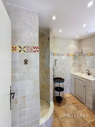 Image No.20-4 Bed House for sale