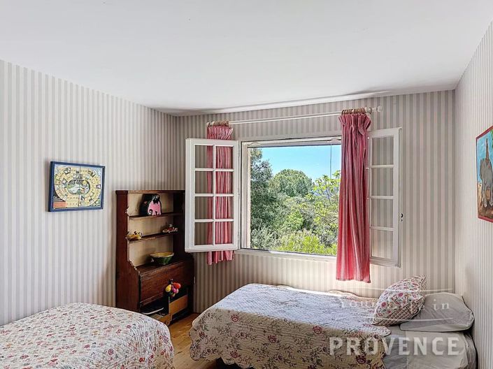 Image No.21-4 Bed House for sale