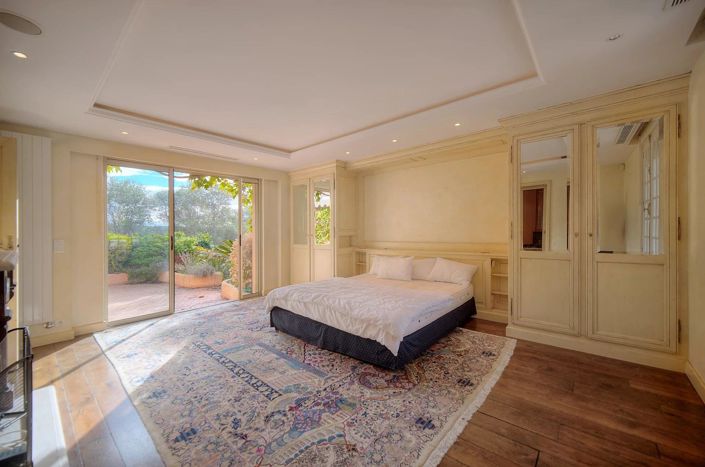 Image No.14-6 Bed House for sale