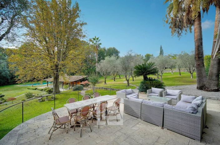 Image No.4-6 Bed House for sale