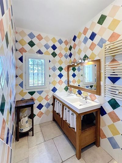 Image No.21-4 Bed House for sale