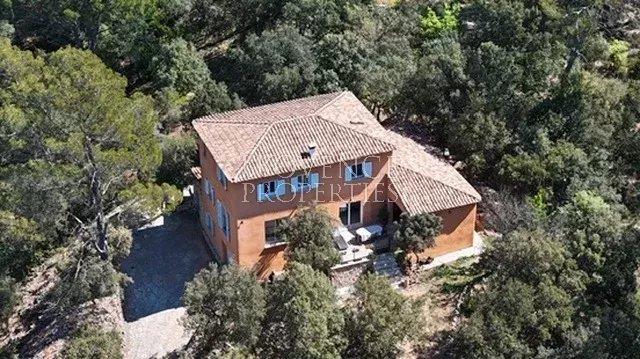 Image No.3-4 Bed House for sale