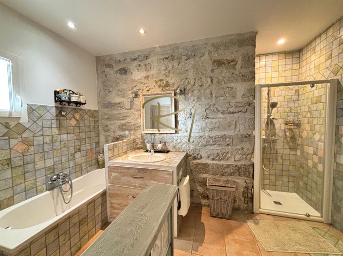 Image No.12-4 Bed House for sale