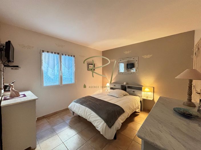 Image No.13-4 Bed House for sale