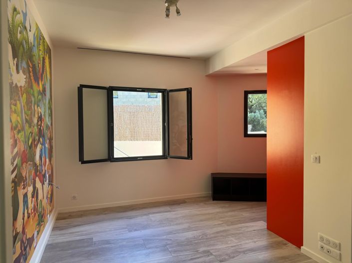 Image No.10-4 Bed House for sale