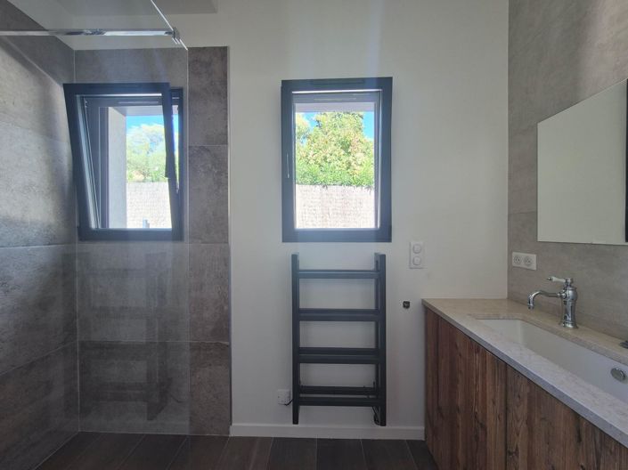 Image No.6-4 Bed House for sale