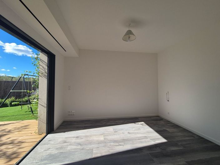 Image No.7-4 Bed House for sale