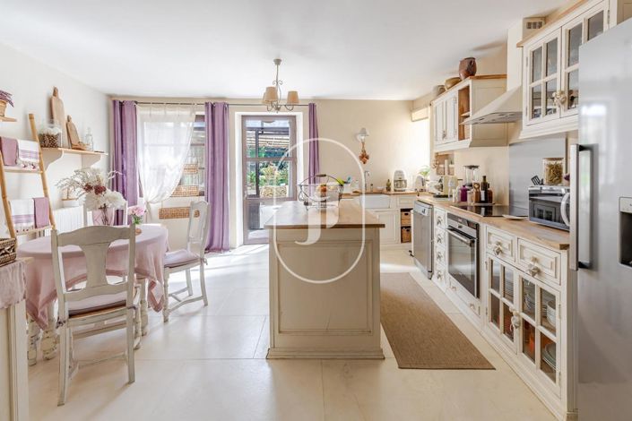 Image No.4-4 Bed House for sale