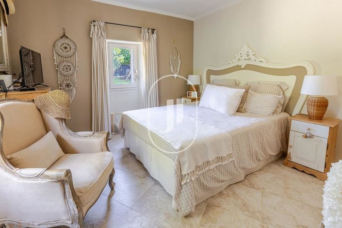 Image No.9-4 Bed House for sale