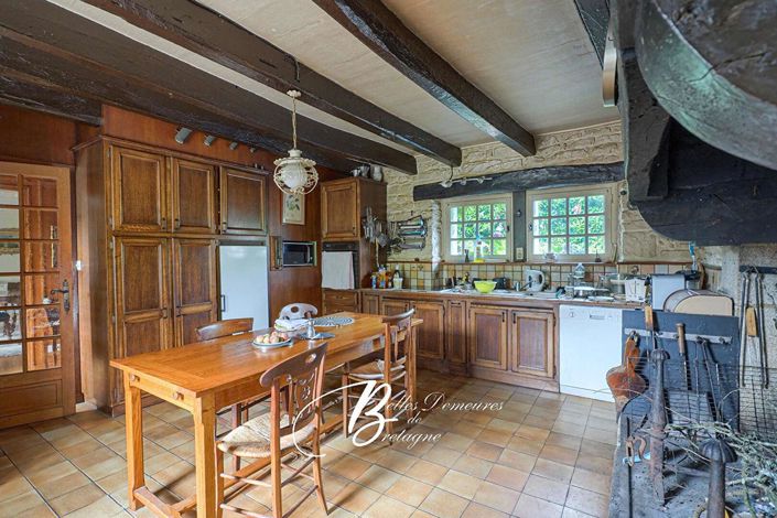 Image No.10-6 Bed House for sale