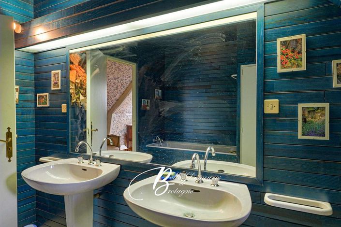 Image No.17-6 Bed House for sale