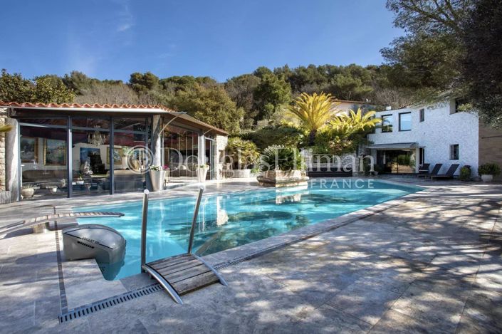 Image No.4-8 Bed House for sale