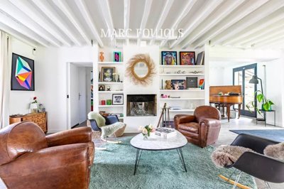 1 - Plailly, House
