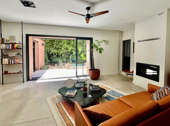 Image No.1-4 Bed House for sale