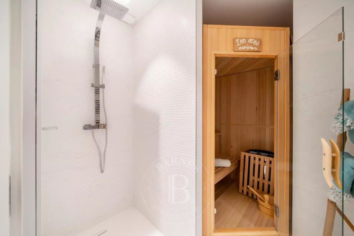 Image No.22-5 Bed House for sale