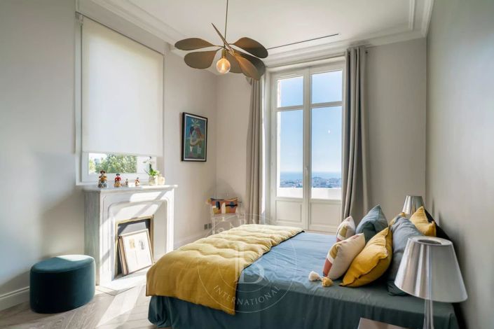 Image No.23-5 Bed House for sale