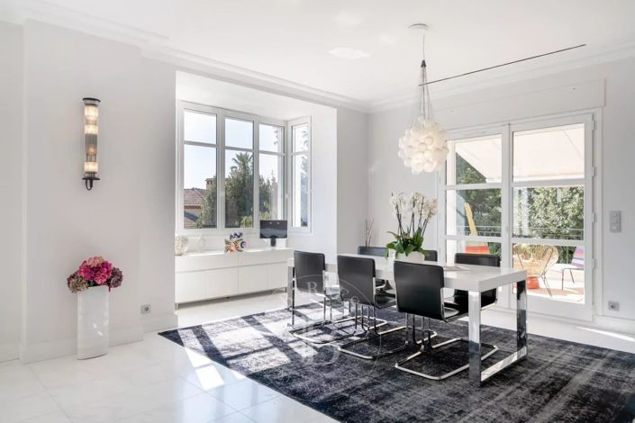 Image No.26-5 Bed House for sale