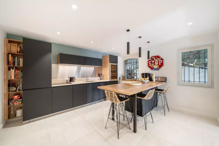 Image No.28-5 Bed House for sale