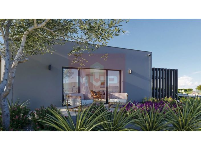 Image No.12-2 Bed House for sale