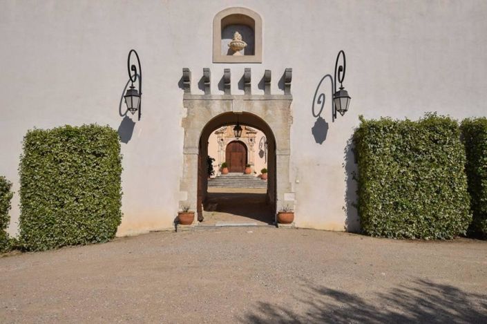 Image No.12-23 Bed Property for sale