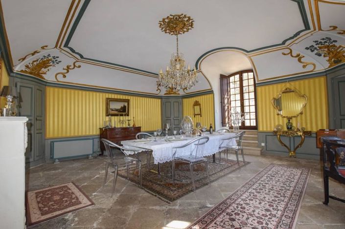 Image No.20-23 Bed Property for sale