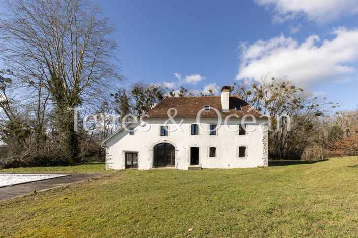 Image No.1-Maison de 6 chambres à vendre à Sauveterre-de-Béarn