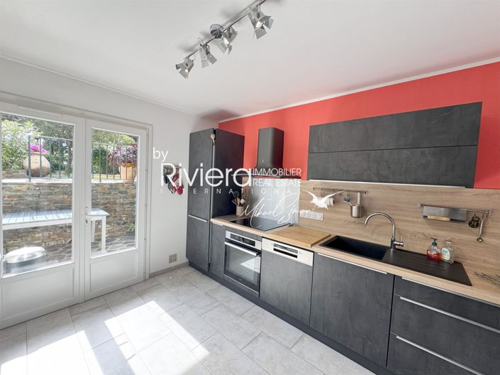 Image No.10-5 Bed House for sale