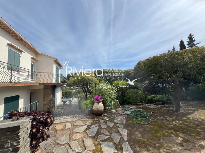 Image No.25-5 Bed House for sale