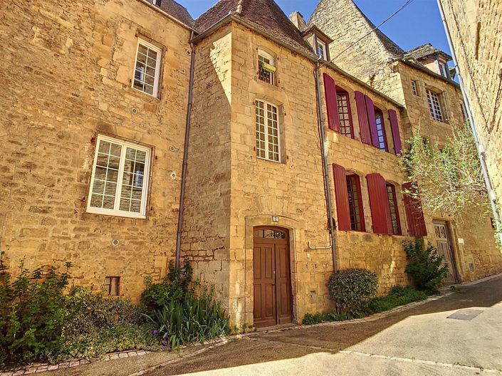 Image No.1-4 Bed House for sale