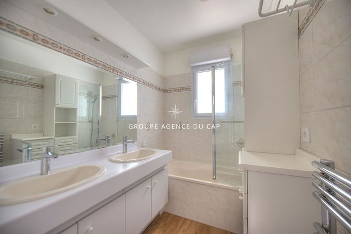 Image No.12-3 Bed Apartment for sale