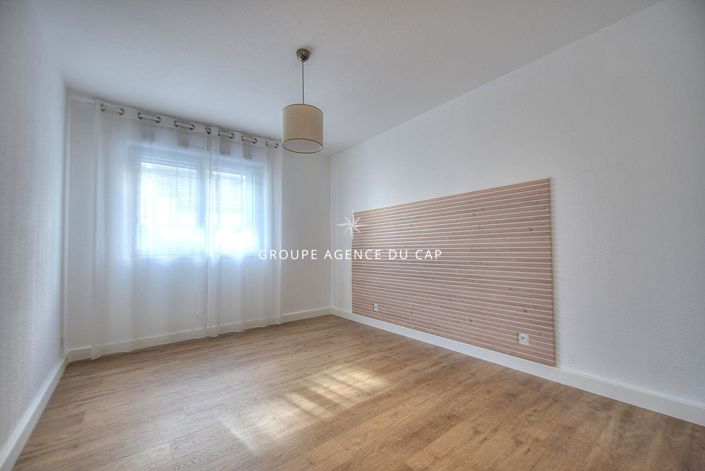 Image No.8-3 Bed Apartment for sale