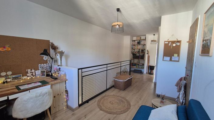 Image No.10-3 Bed House for sale