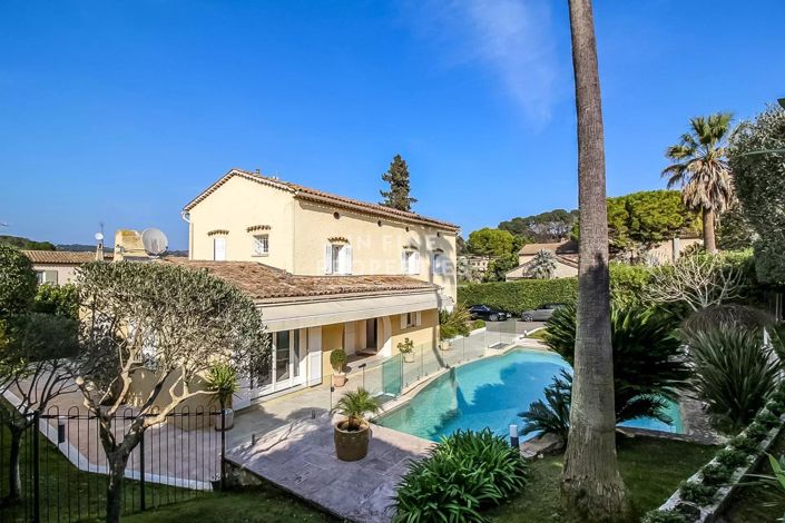 Image No.1-4 Bed House for sale