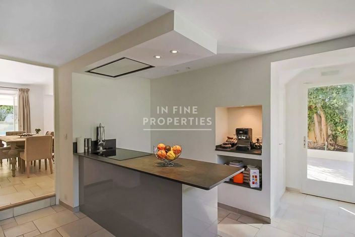 Image No.10-4 Bed House for sale