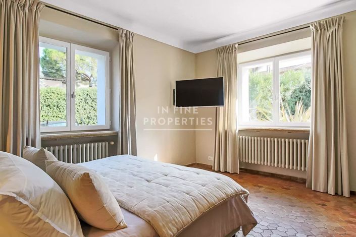 Image No.12-4 Bed House for sale