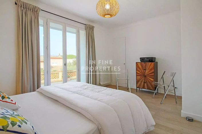 Image No.19-4 Bed House for sale