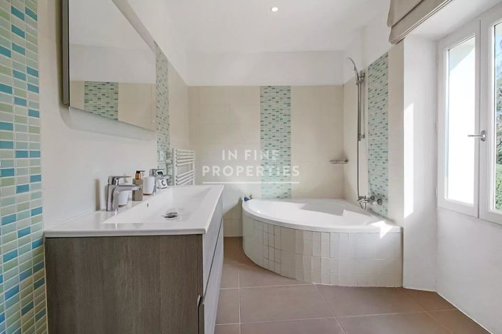 Image No.21-4 Bed House for sale