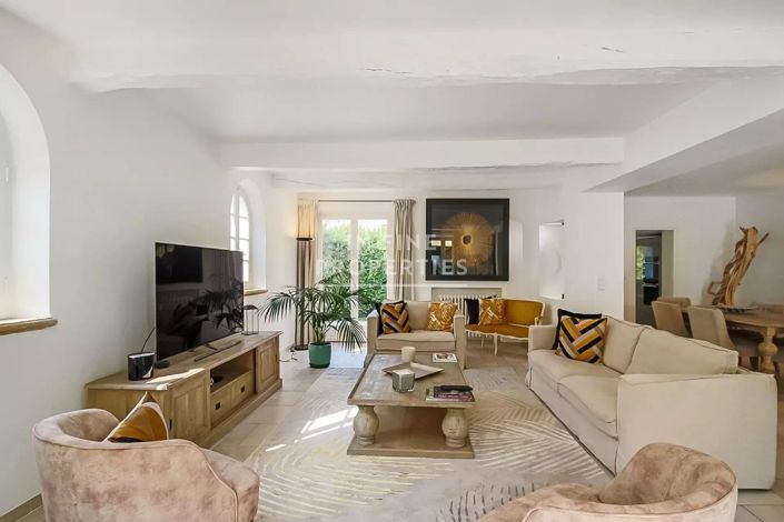 Image No.24-4 Bed House for sale