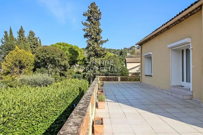 Image No.25-4 Bed House for sale