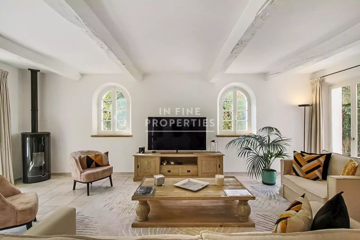 Image No.6-4 Bed House for sale