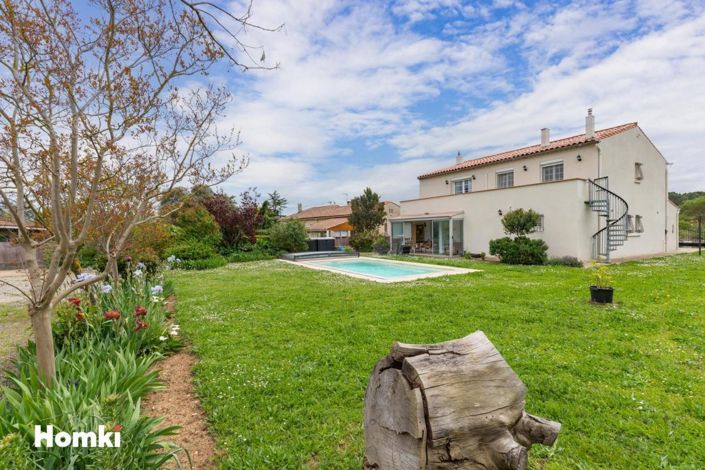 Image No.1-5 Bed House for sale