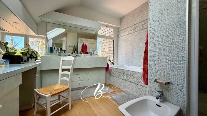 Image No.19-7 Bed House for sale