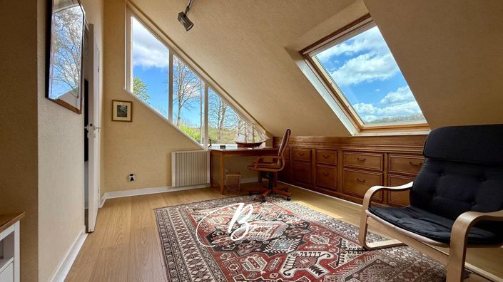 Image No.20-7 Bed House for sale