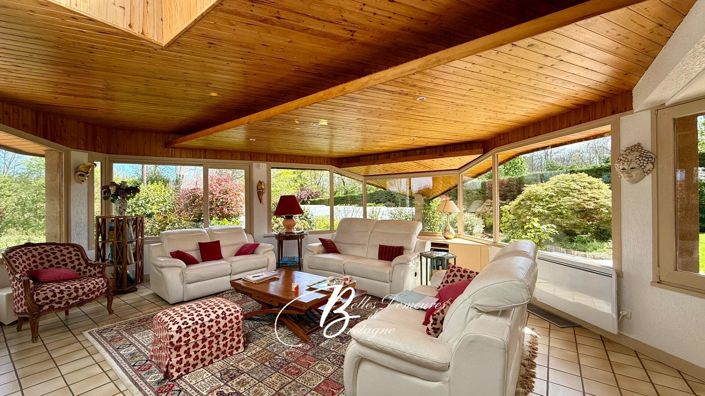 Image No.8-7 Bed House for sale