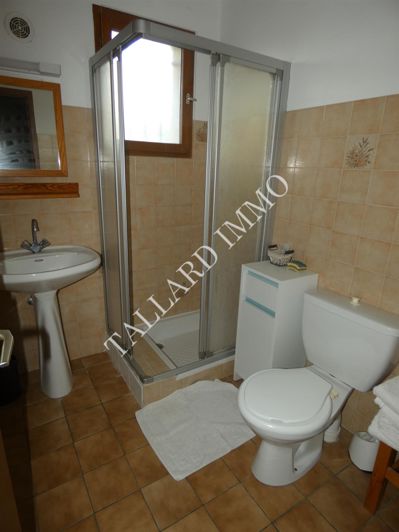 Image No.18-10 Bed House for sale