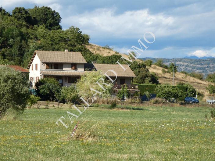 Image No.25-10 Bed House for sale