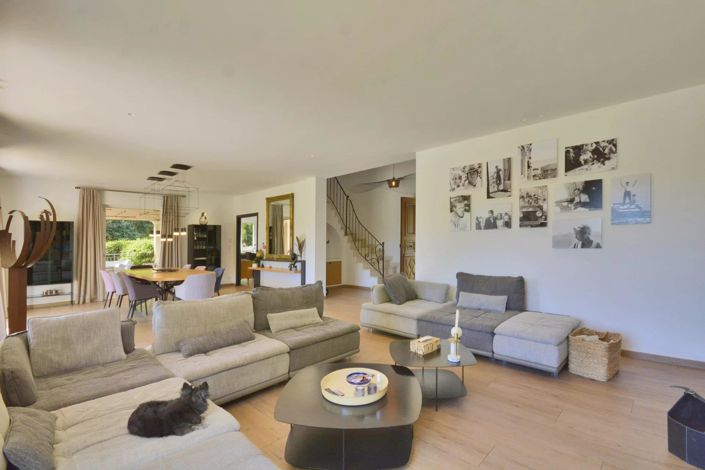 Image No.17-4 Bed House for sale