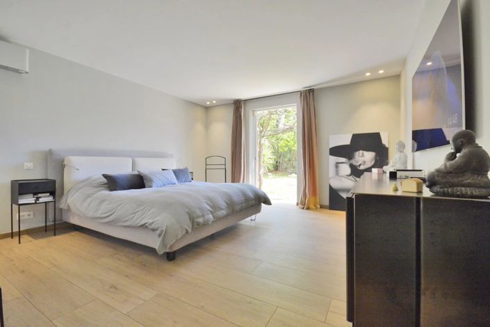 Image No.22-4 Bed House for sale